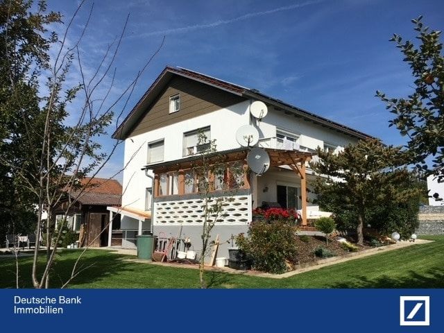 sonnige Erdgeschosswohnung mit Terrasse und Garten